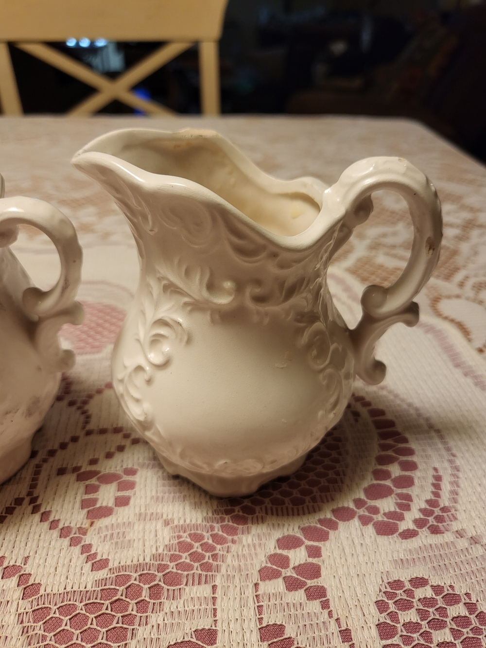 White Embossed Ceramic Creamer and Sugar Set - Picture 6 of 6